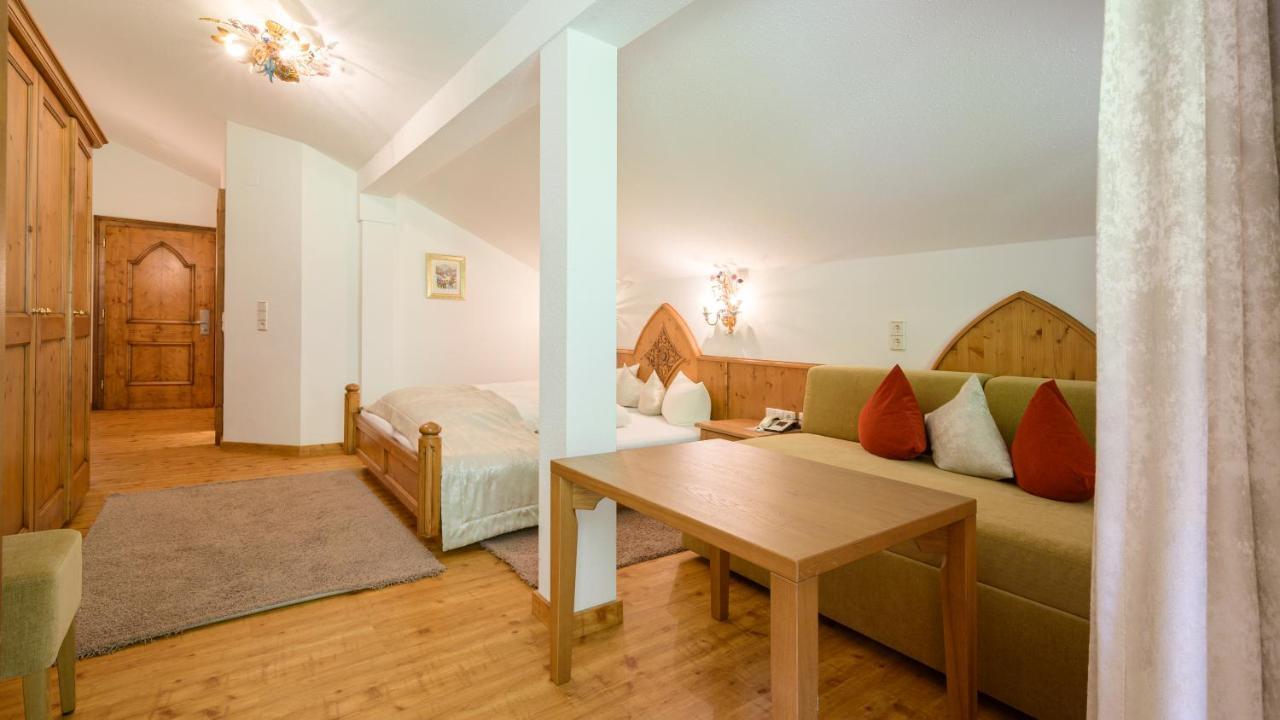 Garni Castel Hotel 4*